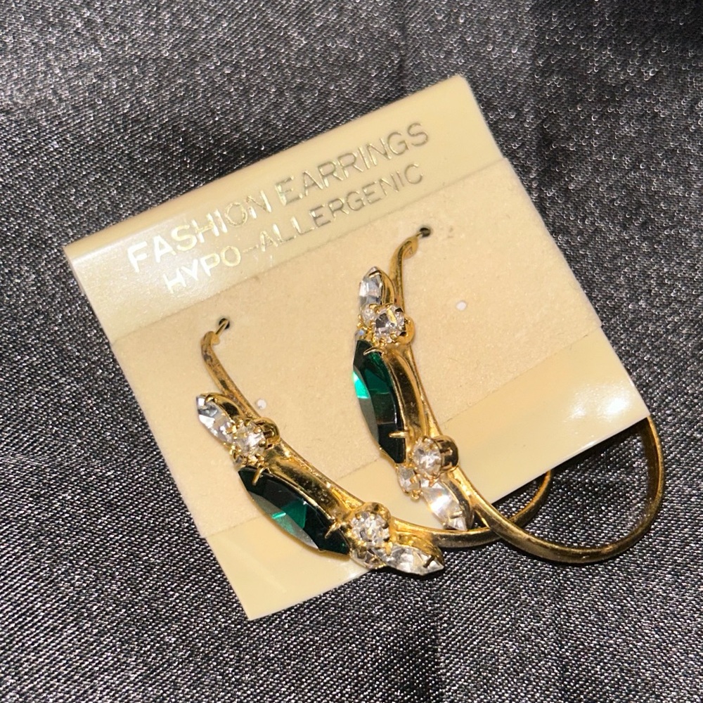 Hypoallergenic Gold Emerald Green Jewel Multi-Diamond Oval Hoop Earrings - Picture 4 of 5